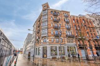 Modern, move-in ready student room, part of a residence that was fully renovated in 2017 in compliance with current standards. Ideally located...