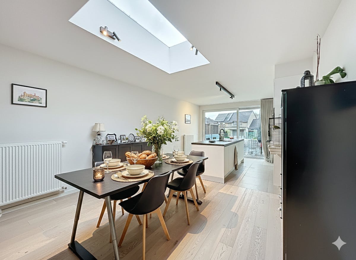 Gerenoveerde woning met 3 kamers en tuin te huur in Kortrijk - foto 2