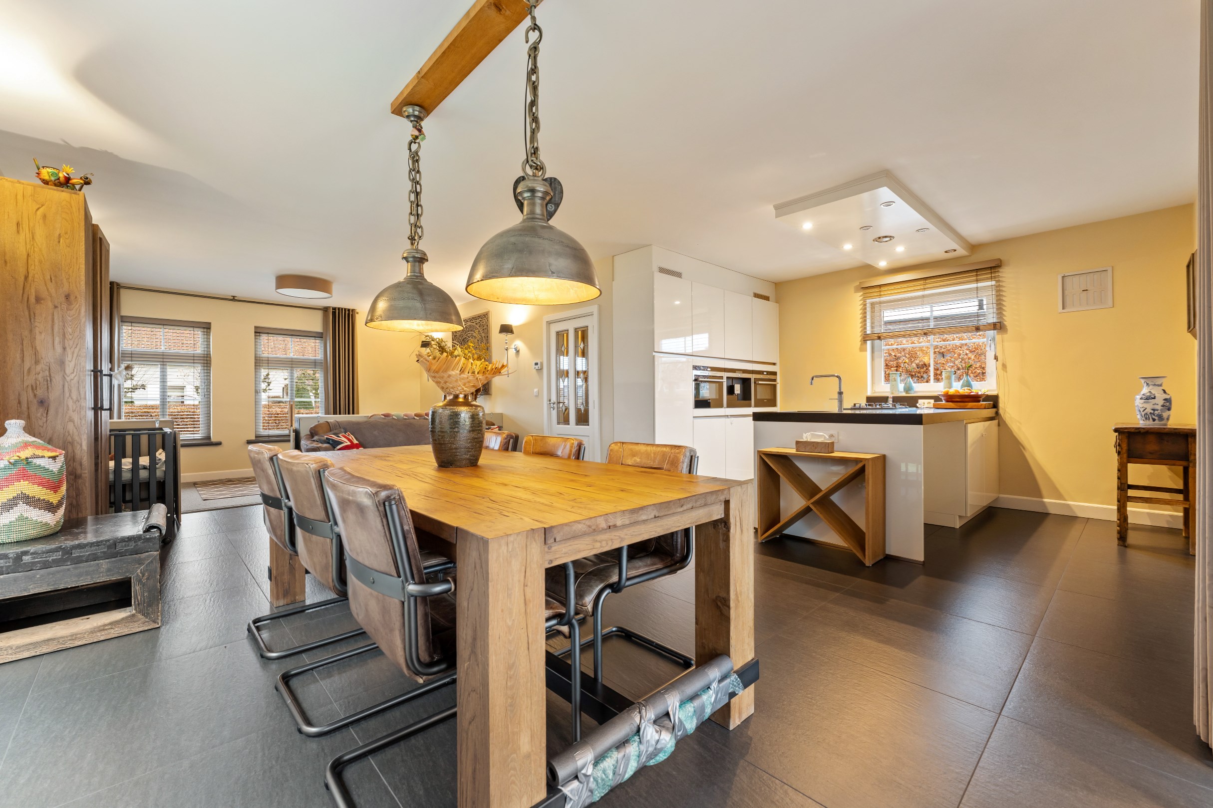 Hoogwaardig afgewerkte woning te Meerle op een perceel van ca. 908 m² - foto 4