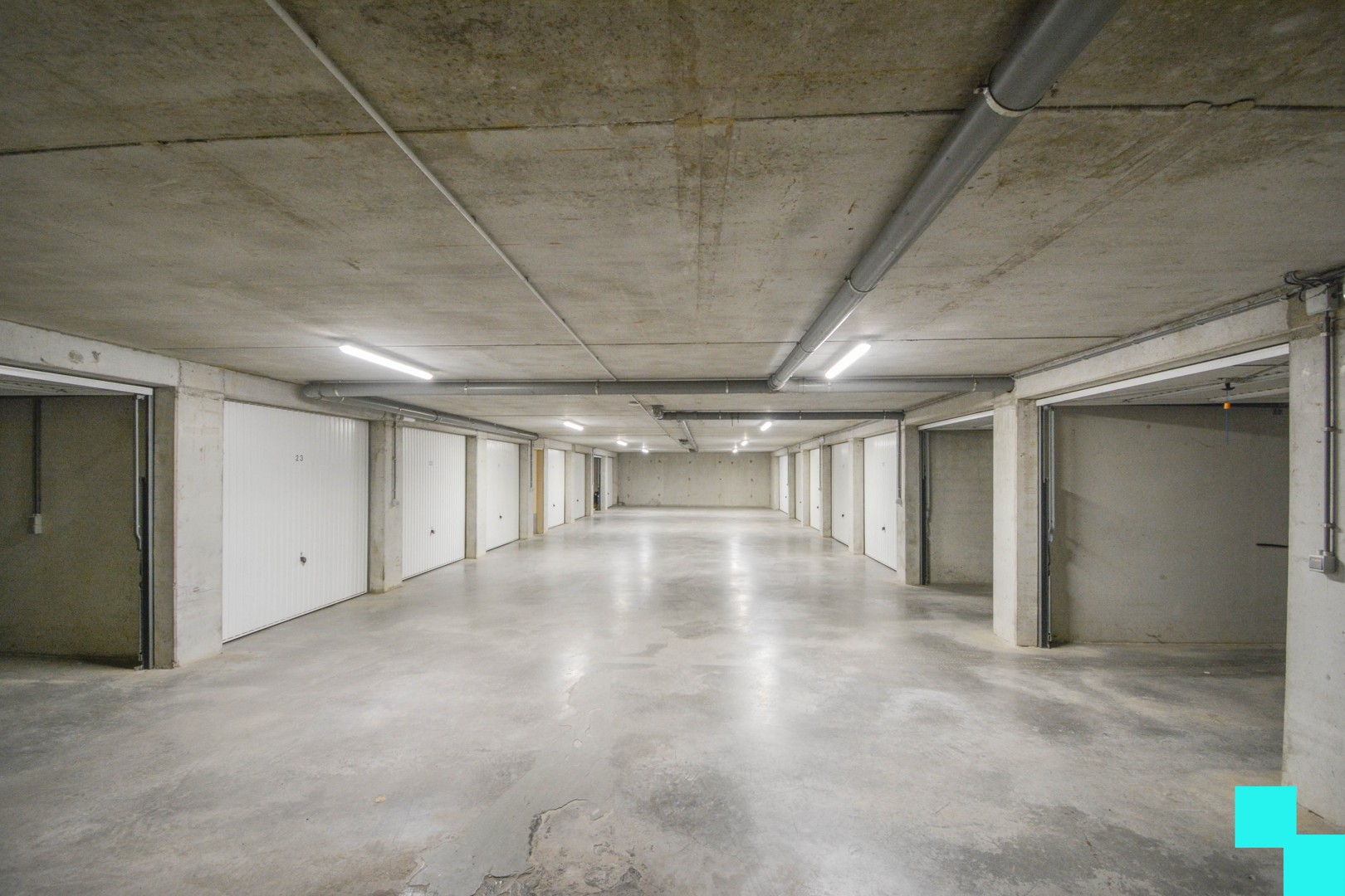 Ondergrondse afgesloten garagebox - centrum Roeselare - photo 1