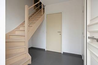 Bent u op zoek naar een ruime gezinswoning waar comfort en duurzaamheid centraal staan? Dit prachtig huis in Kruibeke biedt alles wat u nodig...