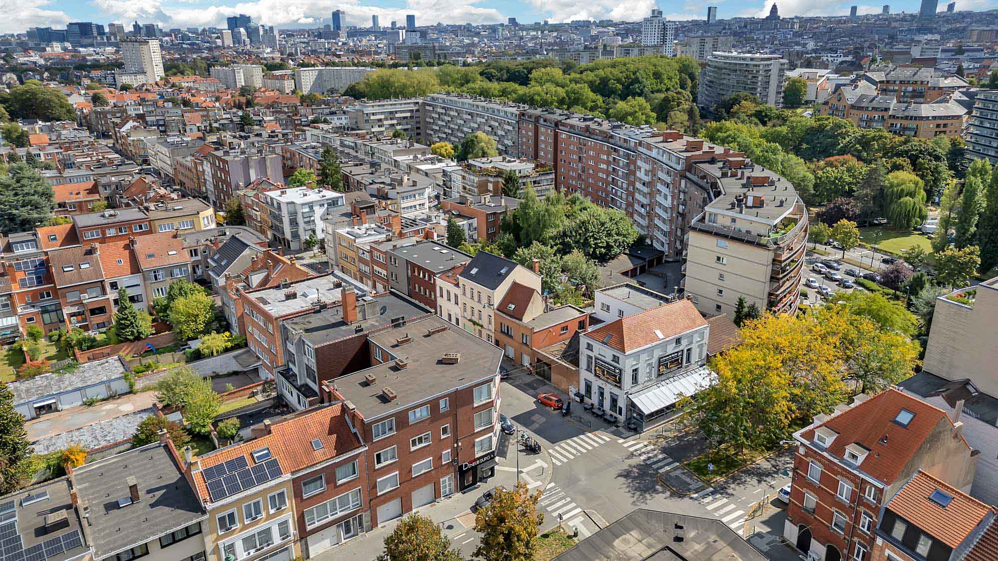 Restaurant/local commercial réputé avec appartements - photo 4
