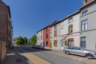 Rijwoning met veel potentieel in rustige straat te Gent – 4 slaapkamersIn een rustige en aangename straat in Gent bevindt zich deze ruime rijwoning...