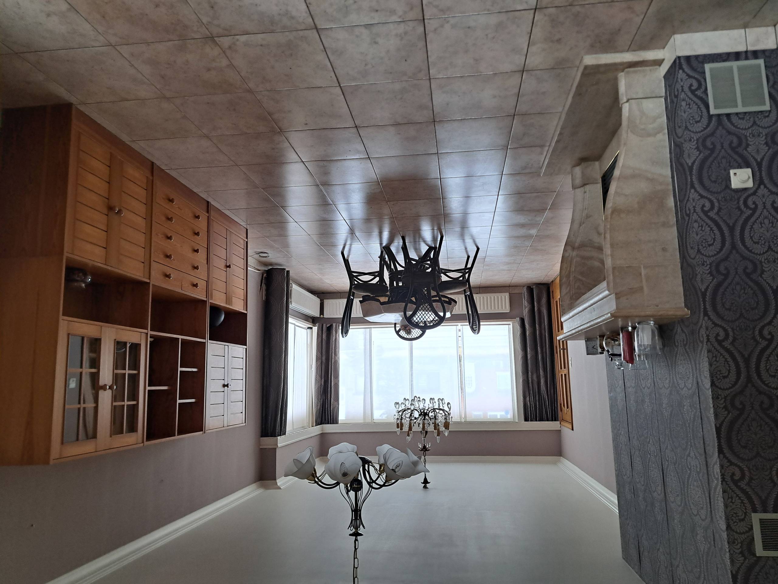Een halfopen bebouwing met 3 slaapkamers, 2 badkamers en tuin. - foto 4