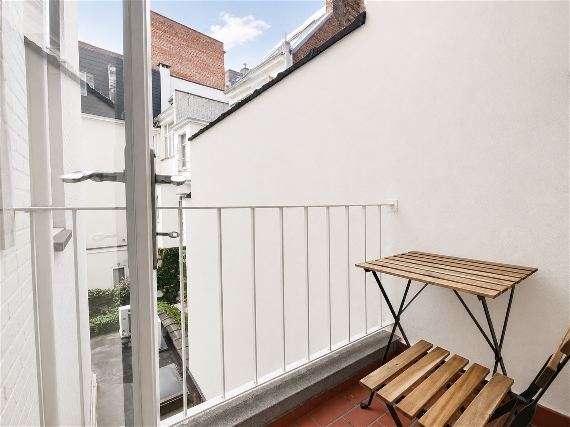 Instapklaar gemeubeld appartement nabij Antwerpen-Zuid! - foto 4