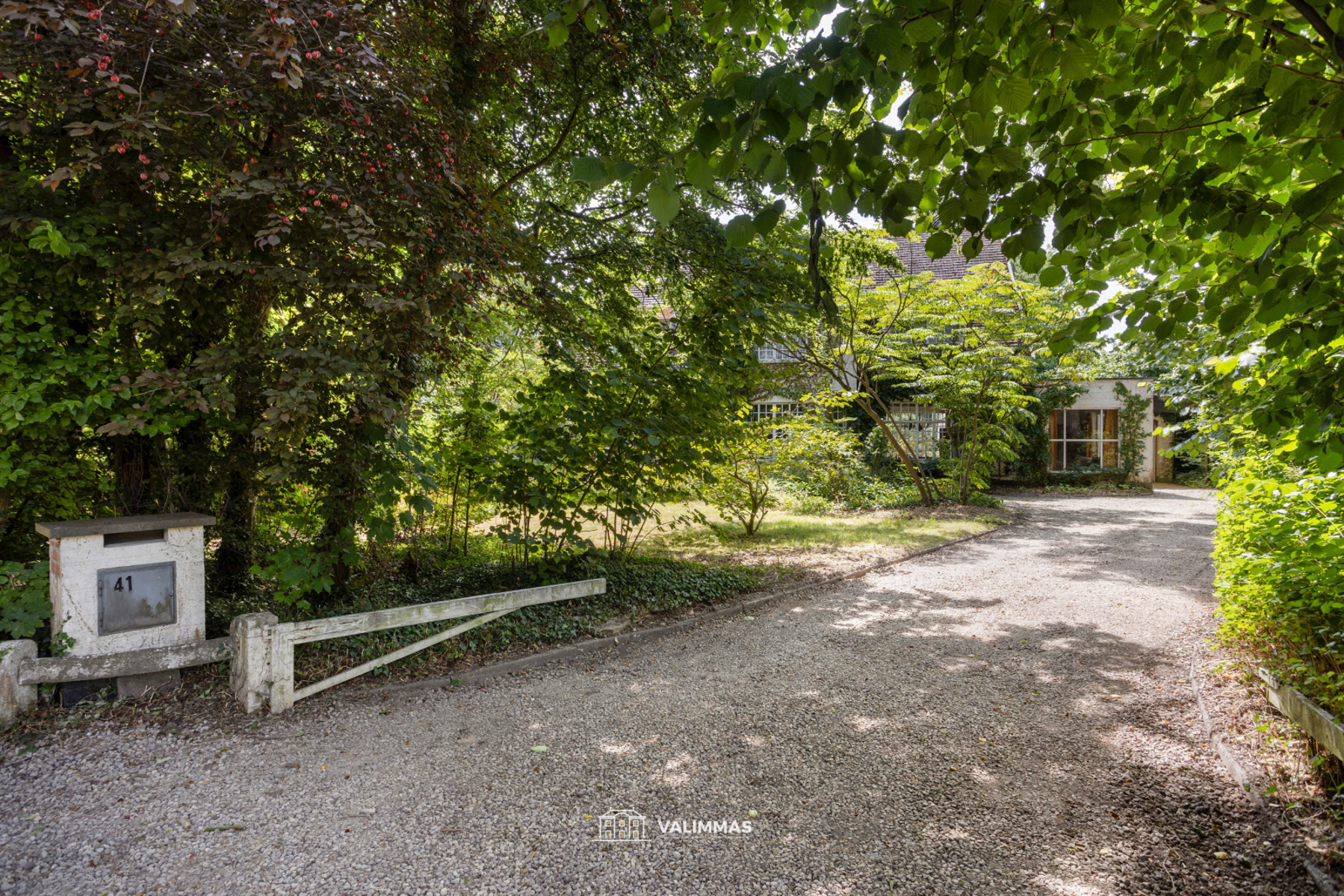 Uniek gelegen en zeer ruime doktersvilla met mooie tuin .... - foto 2