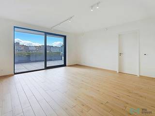 E-mail: dries.v@weinvest.be TEL: 0471 682 737We Invest biedt u exclusief dit prachtige, moderne appartement van 70 m² aan, gelegen op de 2e...