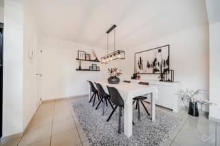 We Invest presents this beautiful 89 m² single-storey flat, located on the ground floor of a building constructed in 2009. Nestled in a small,...