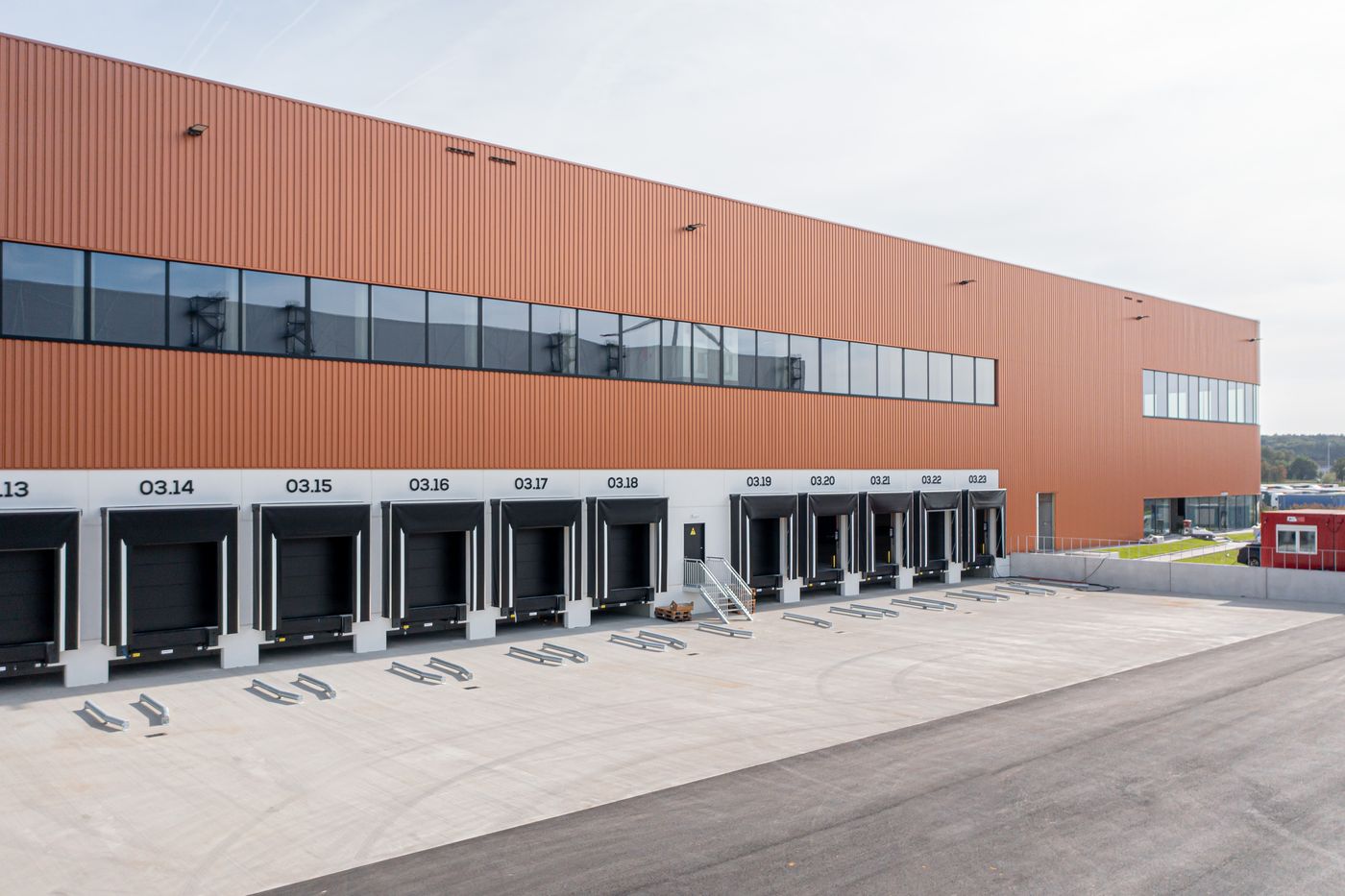 Logistics building of 44.196 m² and 10.755 m² mezzanine in Ham - photo 4
