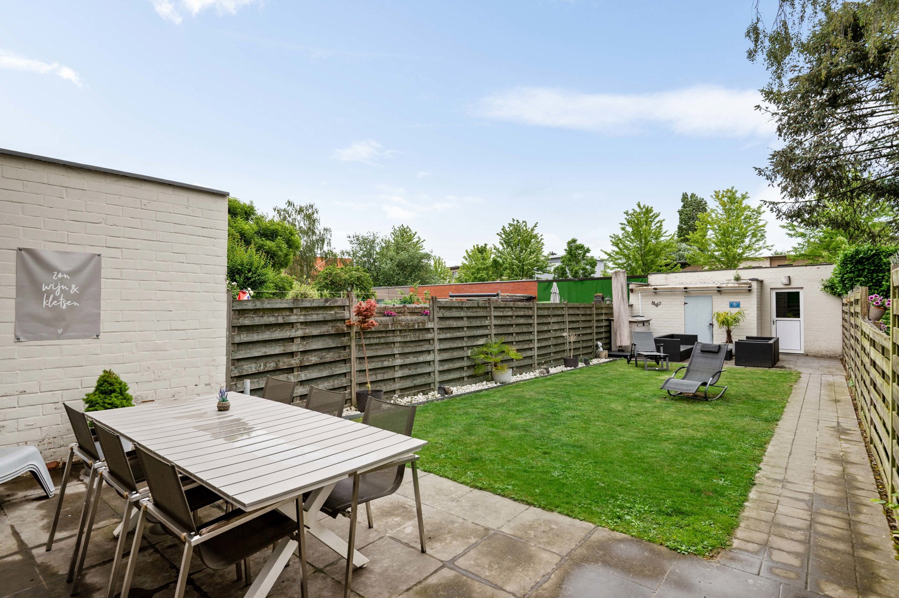 Gelijkvloers wonen met twee achterliggende garageboxen + oprit - foto 5