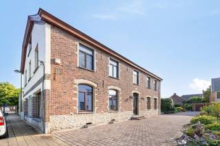 Deze karaktervolle en voormalige schrijnwerkers woning, is een waar pareltje voor de creatieve renovateur! Gelegen in het centrum, biedt deze...