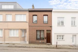 Te koop: gesloten woning in het centrum van Zaventem, op een toplocatie nabij winkels, scholen en openbaar vervoer.Deze karaktervolle woning...