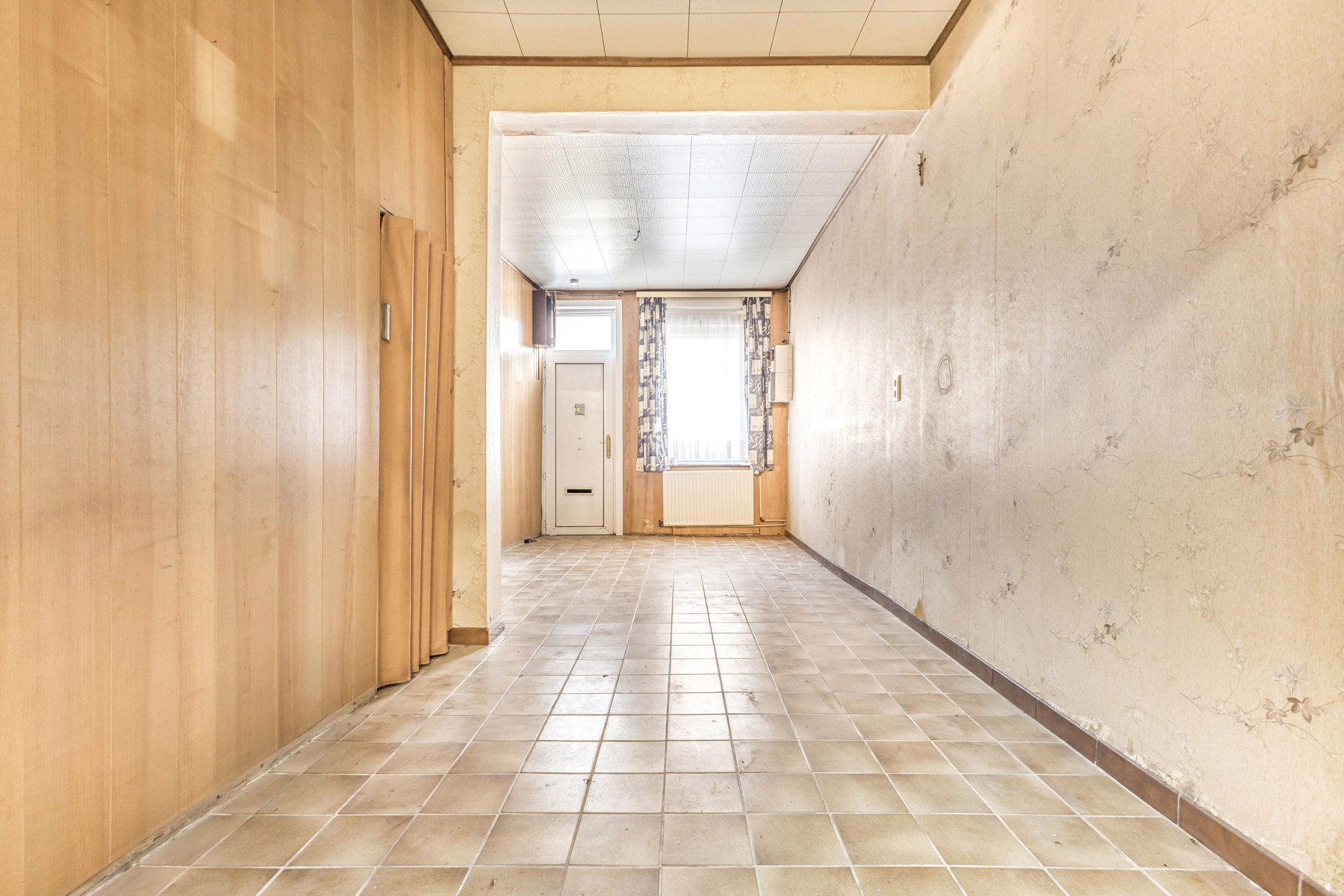 Te renoveren woning met 2 slaapkamers, zolder en tuin - foto 5