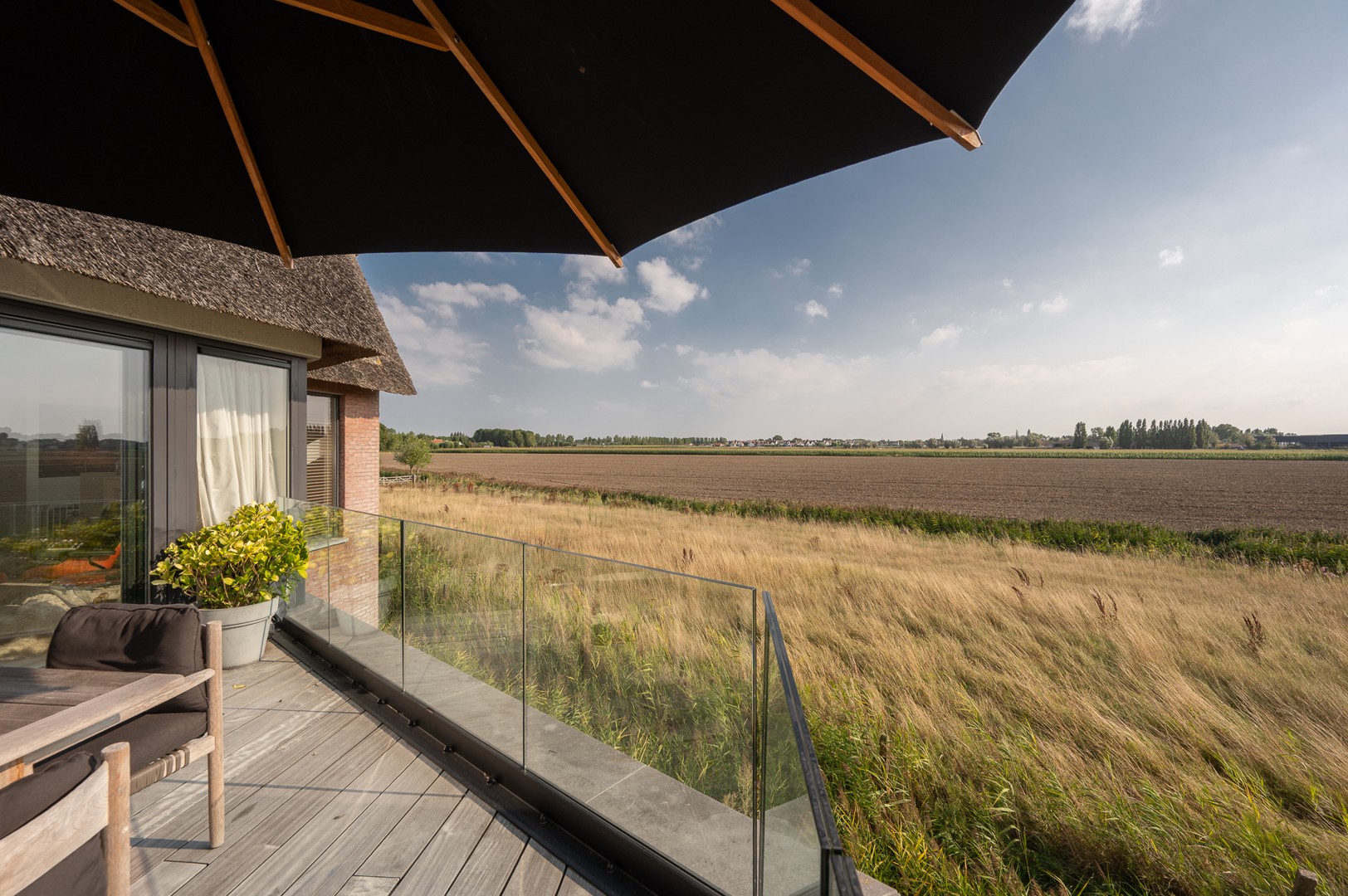Fantastique maison à vendre à Knokke avec une vue imprenable et du soleil toute la journée. - photo 3