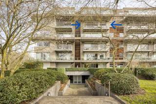 Ben je op zoek naar een appartement met 3 slaapkamers en terras te koop in Berchem? Dan is dit ruime appartement te koop aan de Langveld 2...