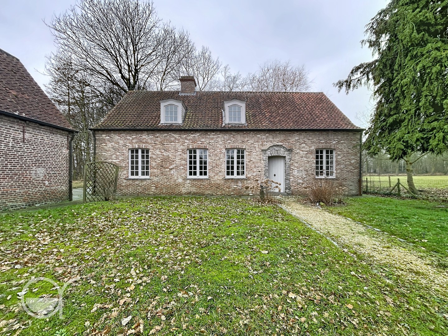 Mooie hoeve met bijgebouwen en zicht op kasteel - foto 4