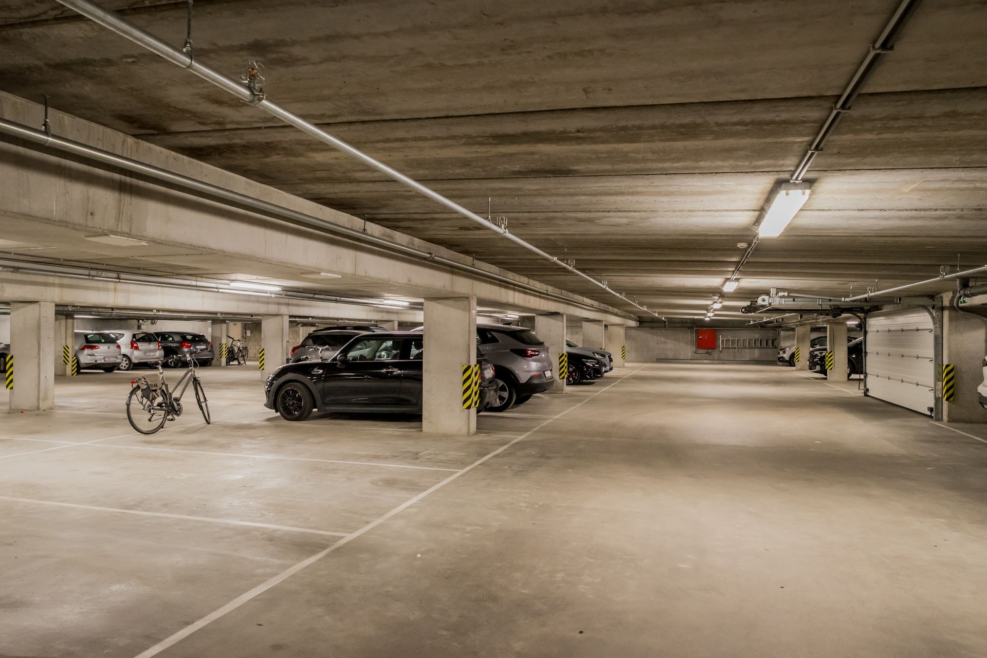 APPARTEMENT DE 2 CHAMBRES AVEC TERRASSE ET EMPLACEMENT DE PARKING À MALINES - photo 4