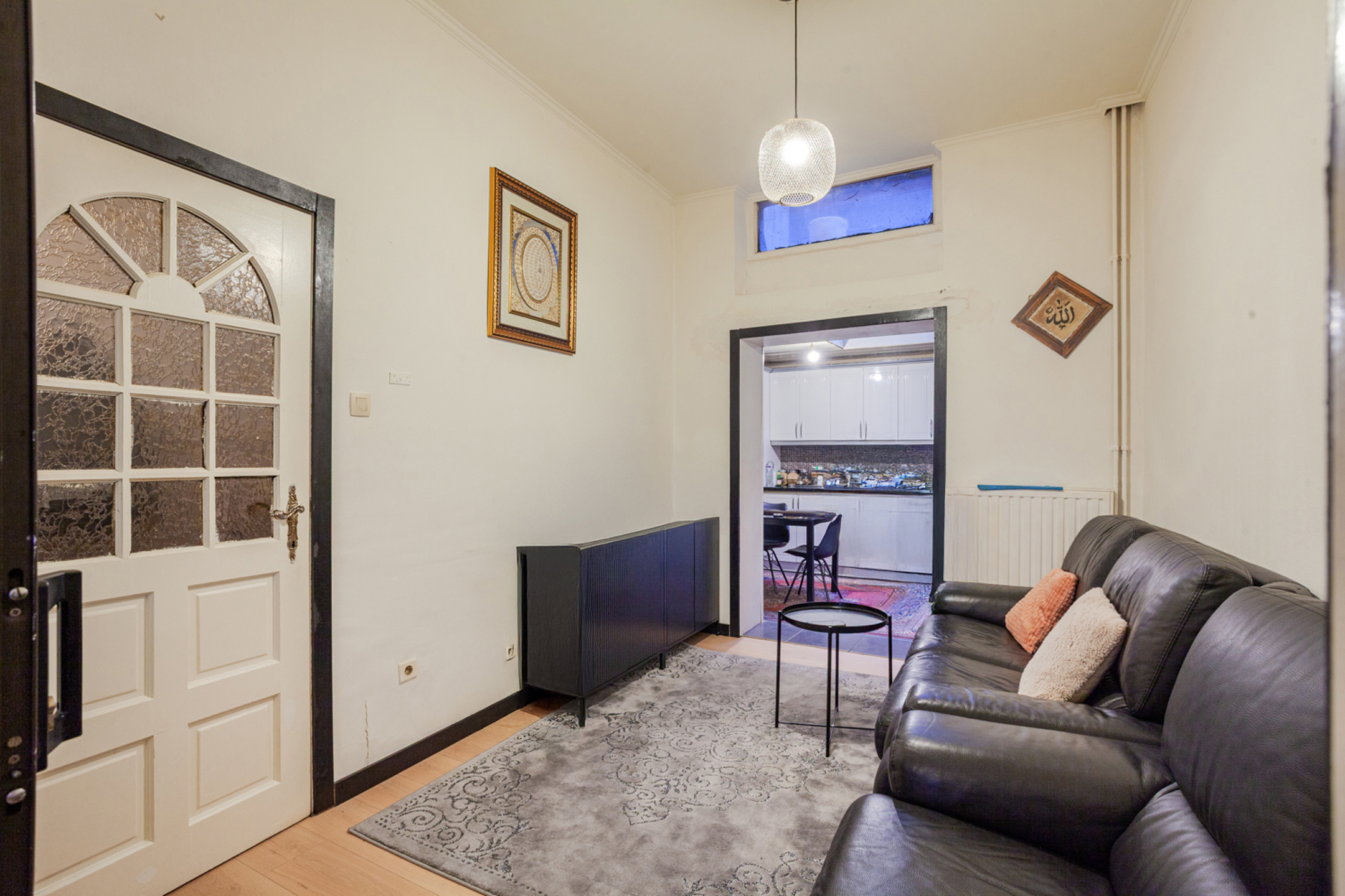 Ruime woning met 4 slaapkamers op bruisende locatie - foto 5