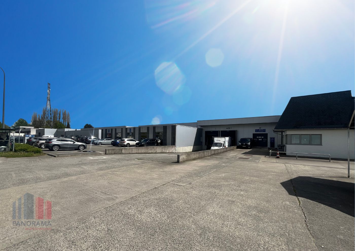 Polyvalent magazijn of werkplaats met moderne kantoren nabij de E40 - foto 5