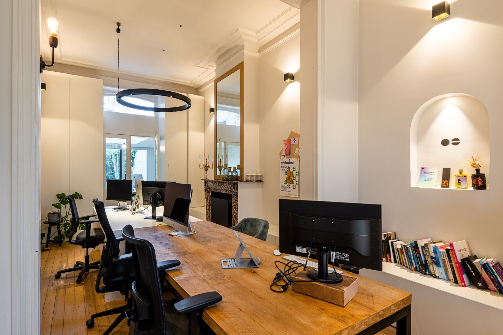 Karaktervolle, gemeubelde kantoorruimte in statig herenhuis te Gent - foto 5