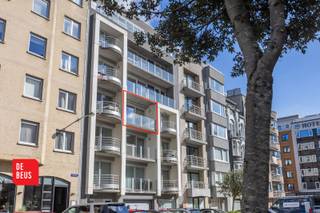 - Stijlvolle bemeubelde studio,- Recent gebouw,- Zonnig terras met lateraal zeezicht,- Mogelijkheid om een garagebox mee aan te kopen in de...