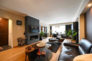 - bekijk www.koosi.be voor een volledige omschrijving van dit eigendom -De Generaal Lemanstraat is één van de mooie lanen van Berchem. Een centrale...