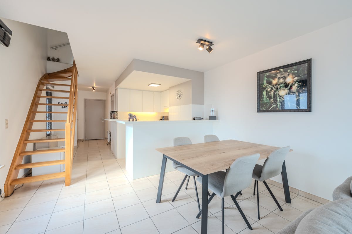 Lichtrijk duplex appartement met twee slaapkamers en groot terras! - foto 4