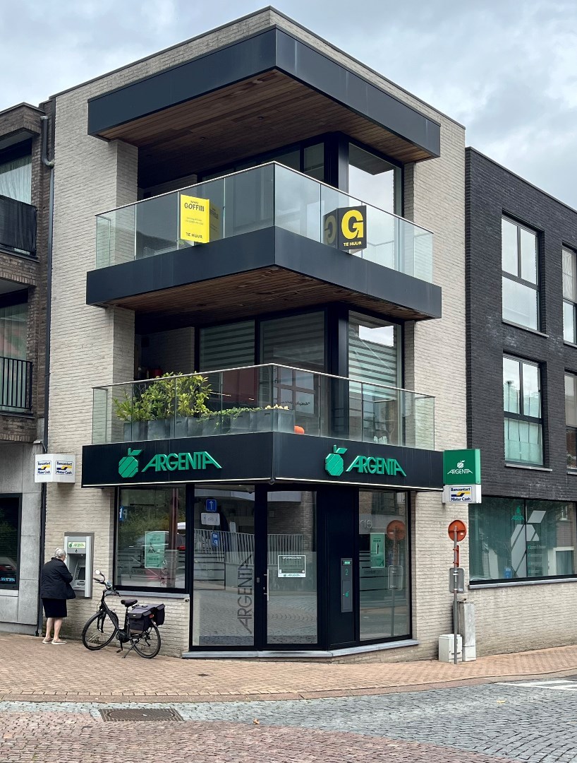 Knap en zeer degelijk afgewerkt twee-slaapkamer appartement met terras in hartje Hoeselt - foto 4