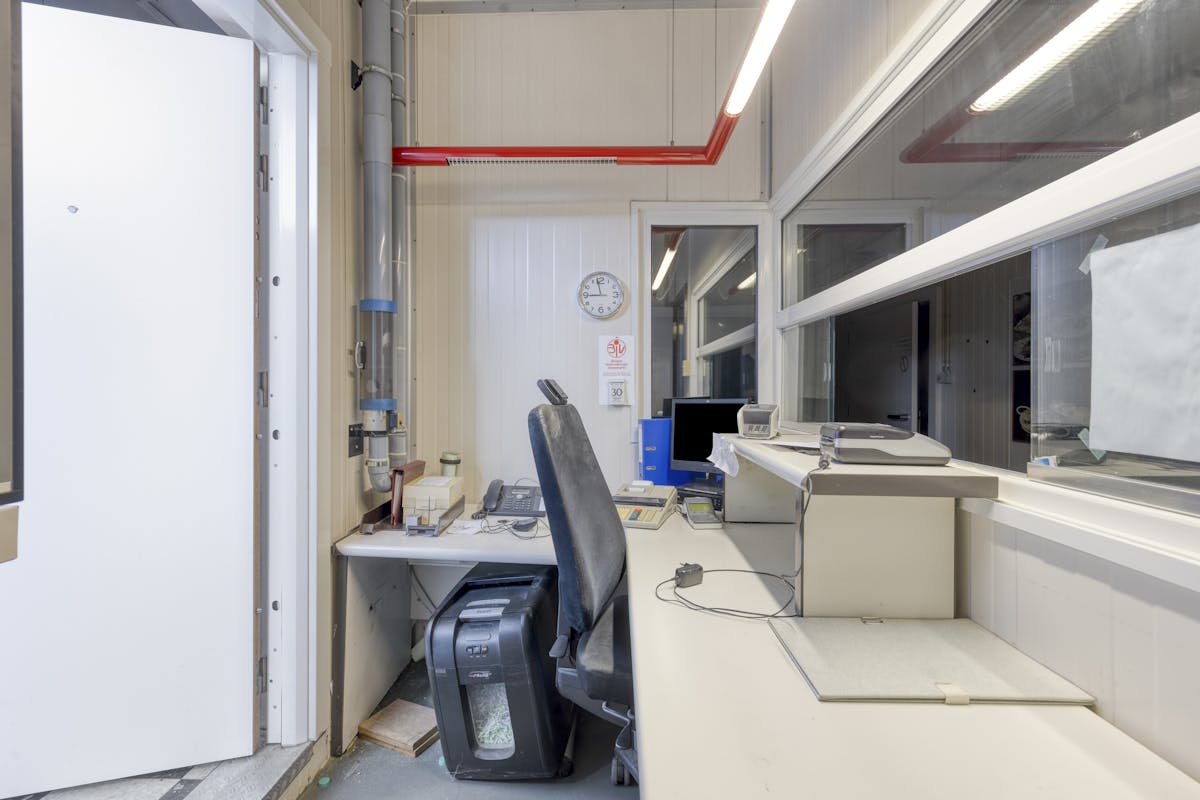 FOR SALE: Commercial property in the heart of Sint-Pieters (Bruges) - photo 4