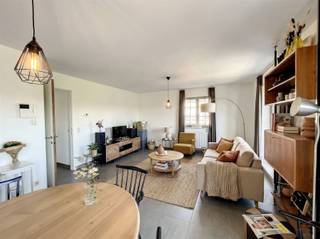 Appartement de deux chambres confortable et économe en énergie, avec une terrasse ensoleillée spacieuse.L'appartement est situé au centre de...