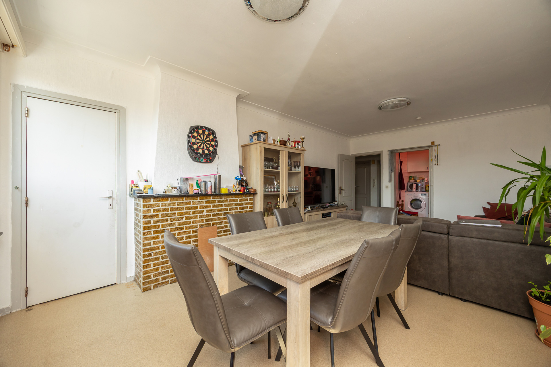 Op te frissen appartement met 2 slaapkamers op toplocatie - foto 4