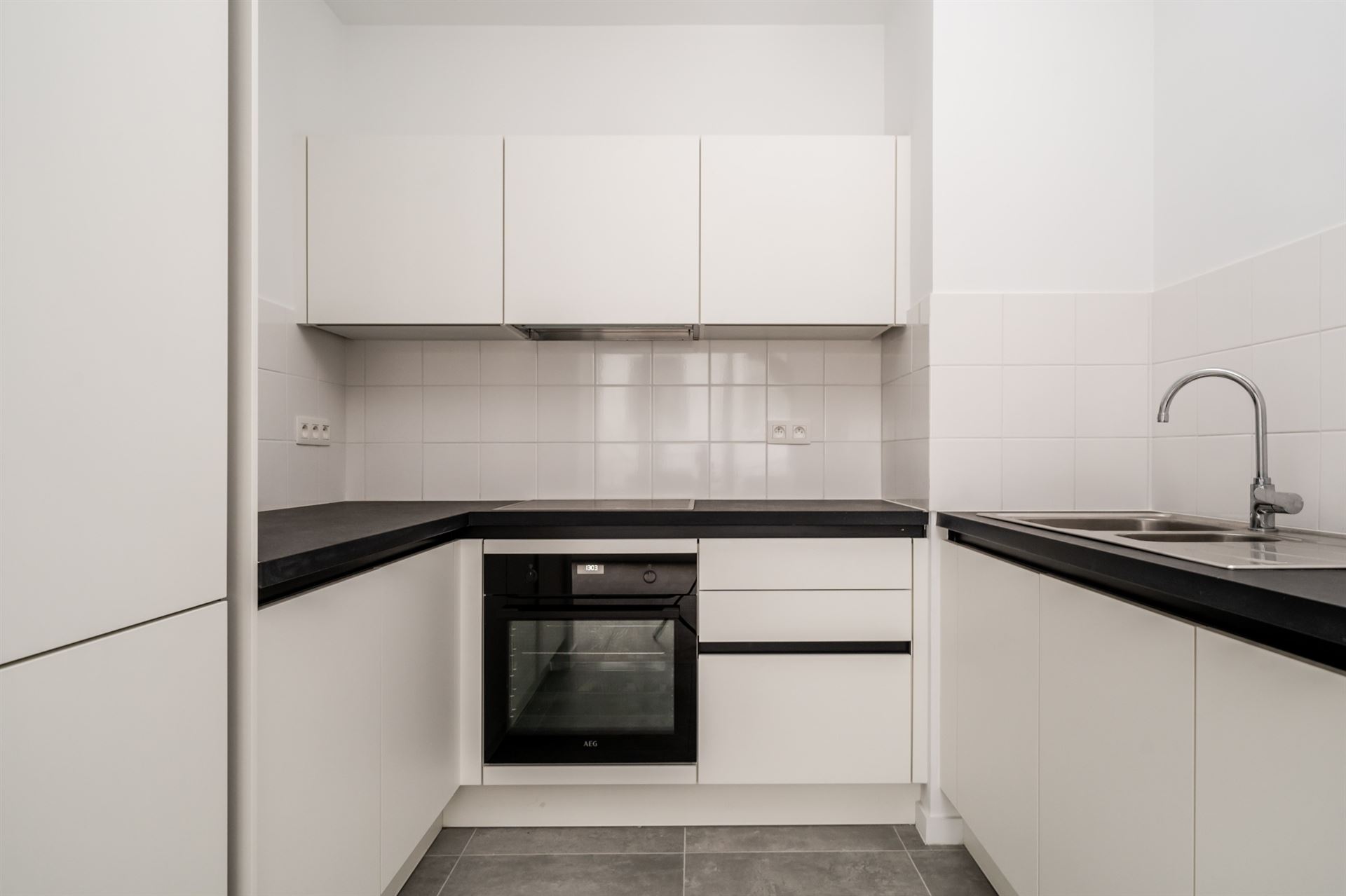 Vlakbij de Tour & Taxis site, prachtig nieuw duplex met 2 slaapkamers en terrassen ! - foto 4