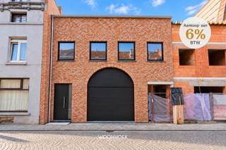 <p>Discover this windproof shell property featuring three bedrooms, two bathrooms, an indoor garage, and two outdoor spaces. The property is spread across several floors and presents an exciting opportunity for those who want to finish their future home entirely to their own taste and living needs.</p><p>Thanks to the current stage of construction, you, as the buyer, will enjoy great freedom in the interior design. From flooring, interior doors, and plumbing fixtures to lighting and material choices: you determine the look and feel of the home yourself. This allows you to create a personalized home that perfectly matches your lifestyle.</p><hr /><p>On the ground floor, you’ll be welcomed into the entry hall. This floor also features an indoor garage—a major asset for safely parking your car, storing bicycles, or providing additional storage space. At the rear, this floor opens onto a low-maintenance city terrace.</p><p>The first floor serves as the central living area. Here you’ll find the open-concept living and family room, with ample space to create a cozy sitting and dining area. The open layout fosters a pleasant sense of togetherness and makes this floor the daily heart of the home. A first bathroom is also located on this level.</p><hr /><p>The second floor features three bedrooms. These can be flexibly arranged as bedrooms, children’s rooms, guest rooms, or home offices. One of the bedrooms features its own terrace, a lovely addition that provides extra light and a private outdoor space. A second bathroom is also located on this floor, contributing to the residents’ daily comfort and privacy.</p><p>The third floor comprises an attic space. This offers additional possibilities as a storage area, hobby room, or multipurpose room, depending on your personal preferences and the final finish.</p><hr /><p>The sales price is broken down as follows: the land portion amounts to €115,000, on which 12% registration fees are due. The building portion amounts to €234,000, to which the reduced VAT rate of 6% applies, provided the legal conditions are met.</p><p>With three bedrooms, two bathrooms, an indoor garage, and a versatile attic, this home combines a practical layout with exceptional potential.</p><p>Request more information or schedule a visit easily online, by phone at 09 310 77 07, or by email at info@woonhoekvastgoed.be.</p>