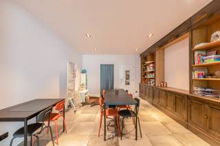 In het centrum van Sint-Niklaas bevindt zich deze prachtige kantoorruimte van +/-94 m² met bijkomend achterliggend een patio. Het pand is...