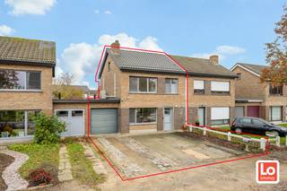 IN OPTIE!! Degelijke instapklare én energiezuinige woning met op het gelijkvloers een inkomhal met gastentoilet, een lichtrijke woonruimte met...