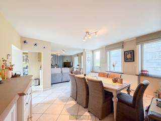 1ste bezoekdag zaterdag 9 mei! Inschrijven kan via www.nobels.be onder referentienummer 4347474.RUIME GEZINSWONING met 4 SLAAPKAMERS en DUBBELE...