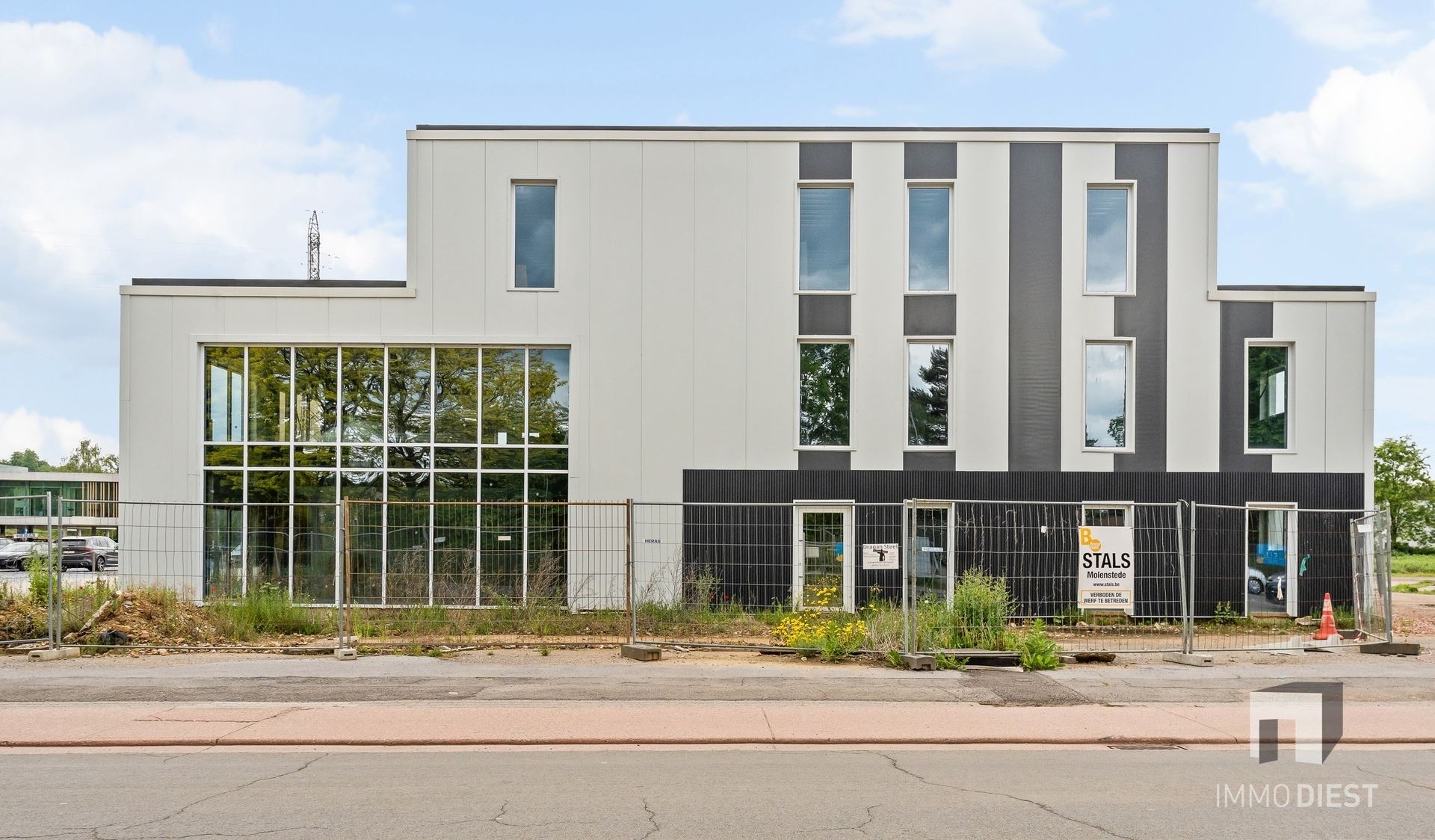 Nieuw bureelgebouw in KMO-zone te Diest - foto 3