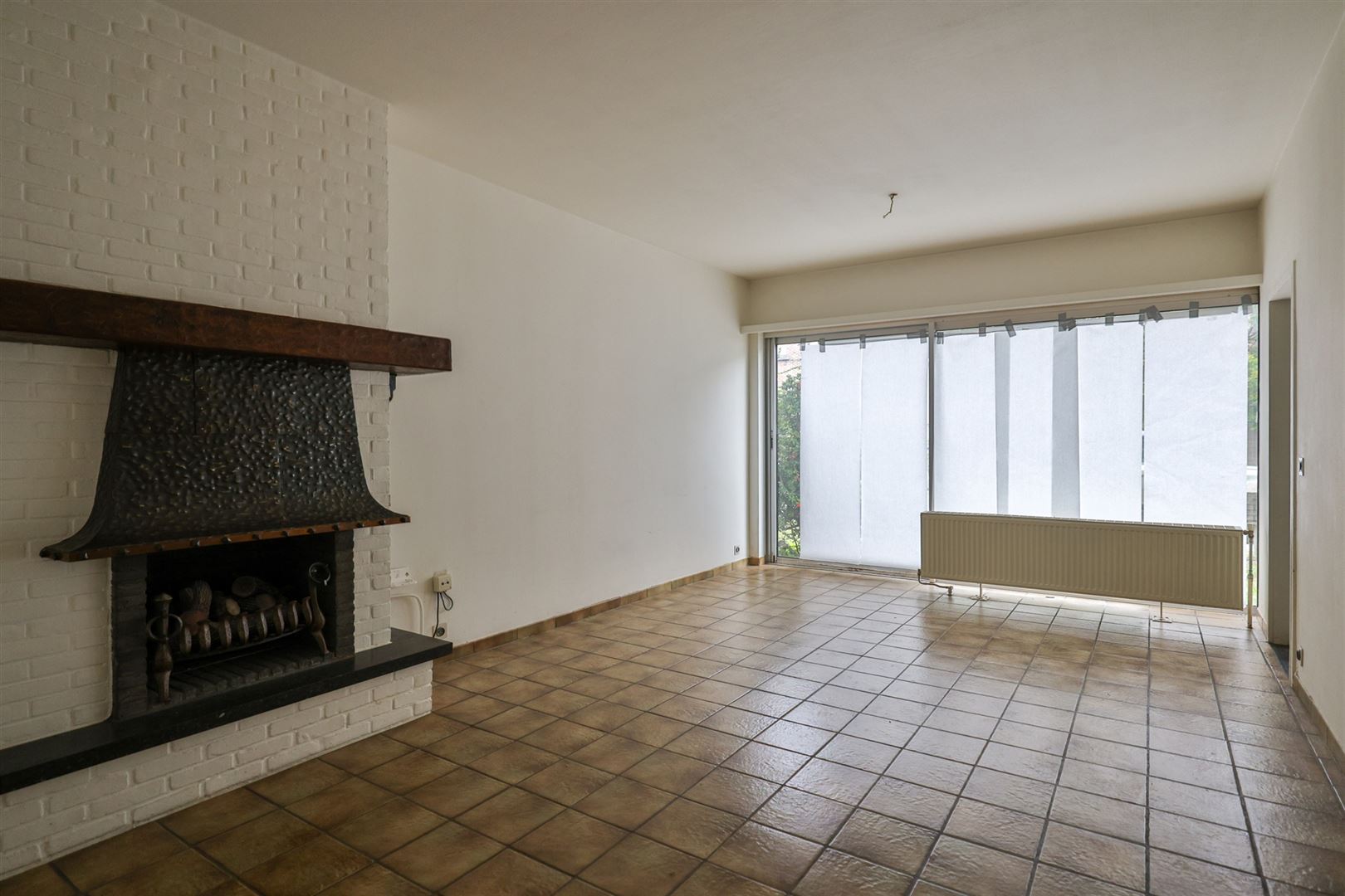 Te renoveren gelijkvloers appartement en garagebox te Hoboken! - foto 2