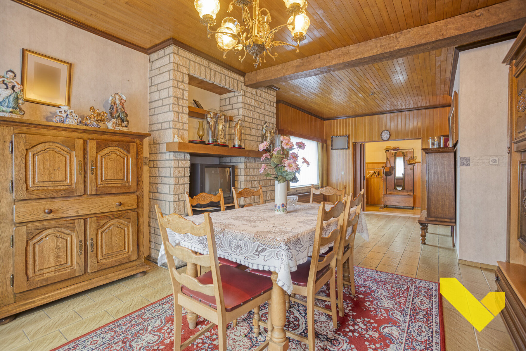 Vrijstaande woning met grote tuin in een doodlopende straat. - foto 2