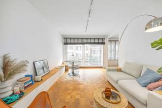    * Finitions élégantes, * Aménagement unique avec une sensation d'espace, * Luminosité optimale, * Emplacement idéal au cœur d'Ostende.Cet...