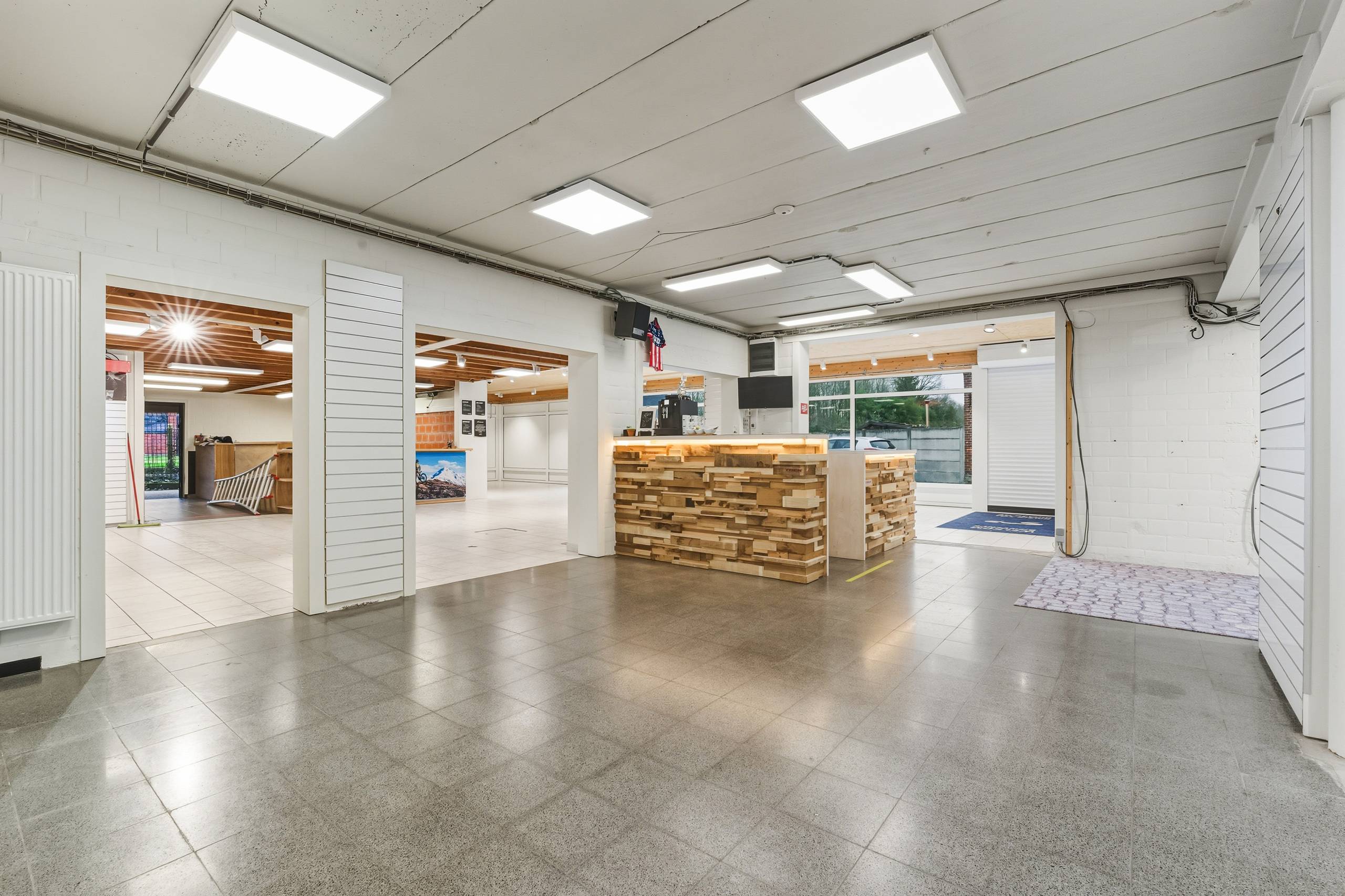 Commercial à vendre à Grammont avec 2 chambres - photo 2