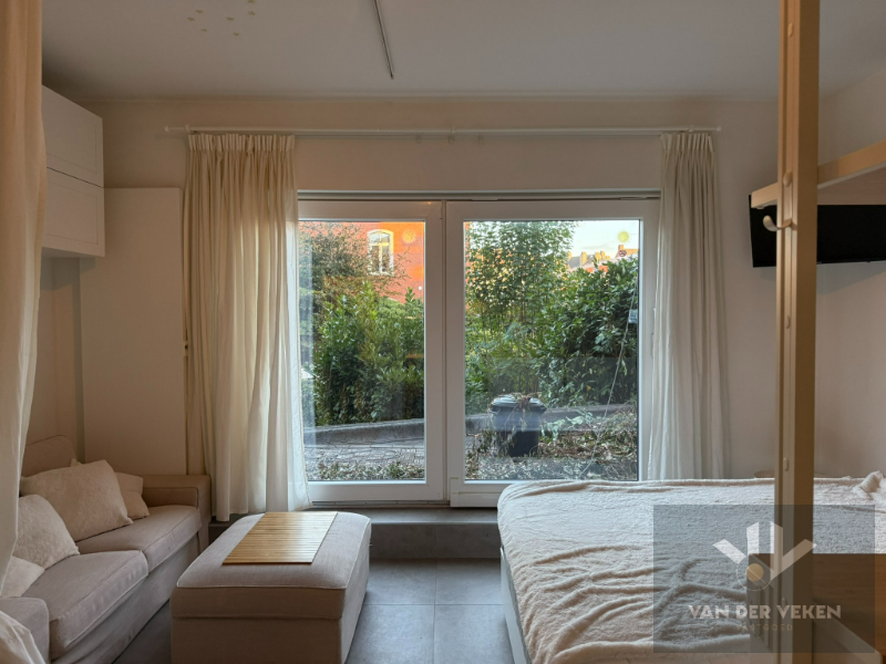 INSTAPKLARE GEMEUBELDE STUDIO MET TERRAS! - foto 3