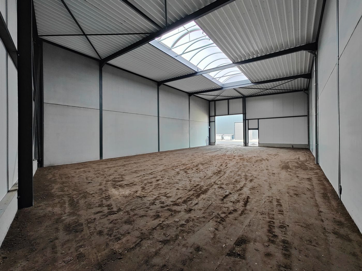 270 m² nieuwbouw KMO-unit te huur nabij de bedrijvige Oostendsebaan - photo 3
