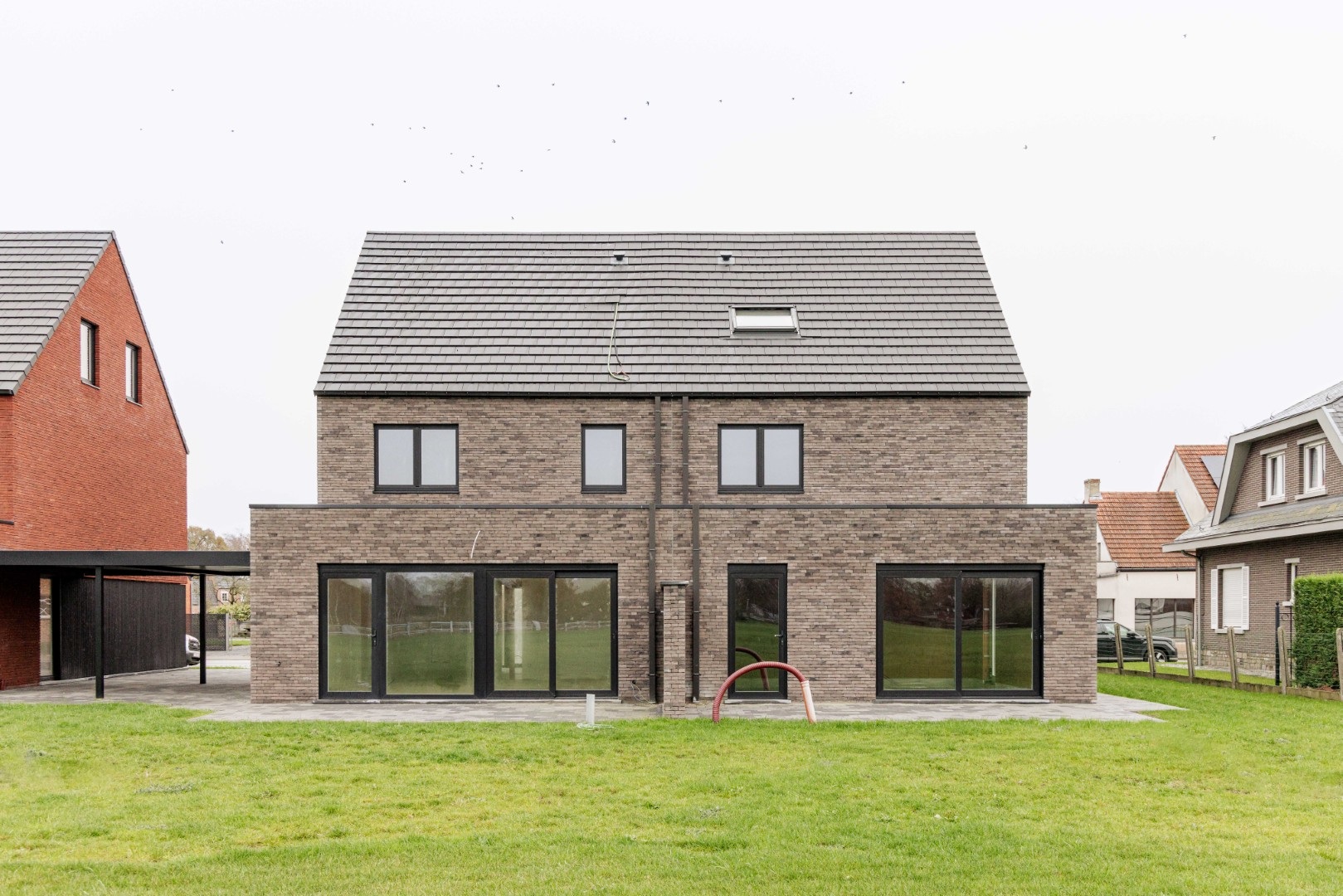 Energiezuinige halfopen bebouwing met ruime tuin - photo 2