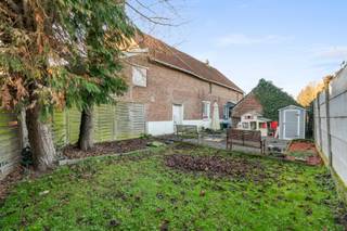 Te koop: karaktervolle open bebouwing in Grimbergen, gelegen in de Poddegemstraat, op korte afstand van scholen, openbaar vervoer en...