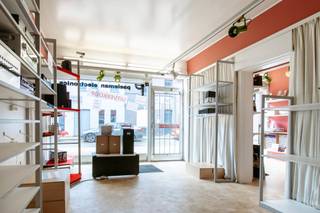 +++ Stationsstraat 107, Liedekerke +++In het centrum van Liedekerke biedt Vastgoedkantoor Immo-Team u deze woning met voorliggende handelszaak aan. ...