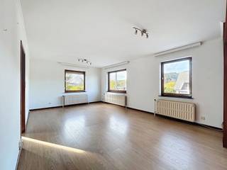 We Invest Malmedy a le plaisir de vous présenter cette charmante maison idéalement située à seulement 5 minutes du centre de Malmedy, dans le...