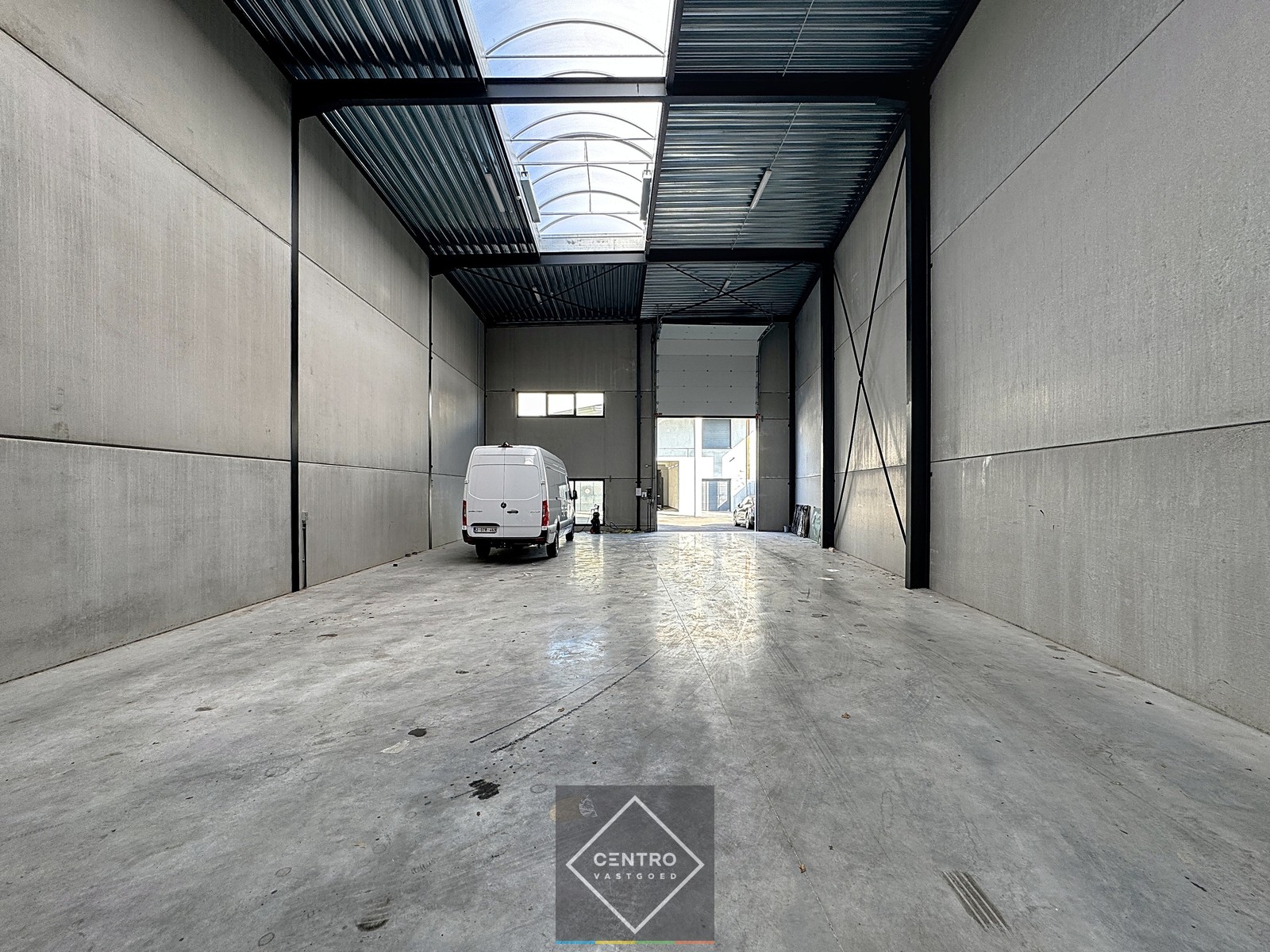 Verhuurd NB MAGAZIJN (332m²) met parkeergelegenheid voor de deur te koop langs de Aalterbaan te Maldegem (achter de nieuwe Mercedes-garage)! - photo 5