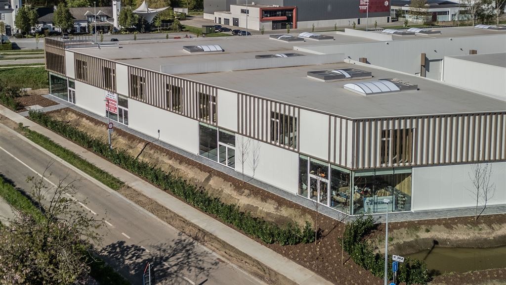 Zeer veelzijdige KMO-unit met goede zichtbaarheid - foto 2