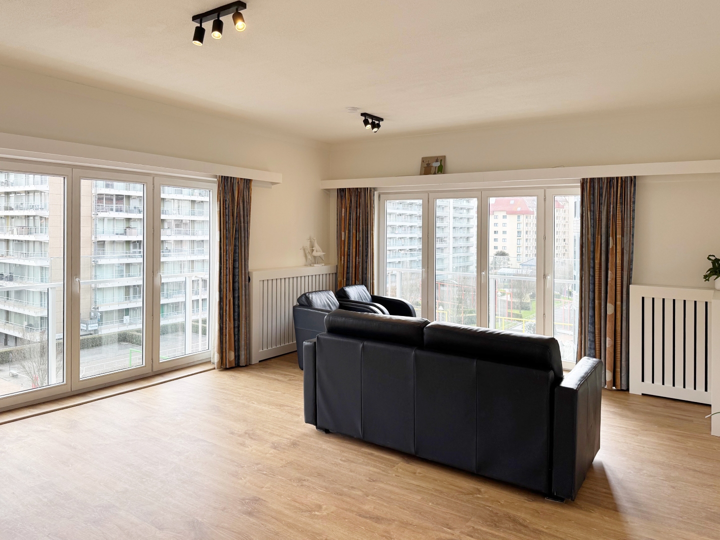 Appartement met zijdelings zeezicht te Nieuwpoort-Bad. - foto 4